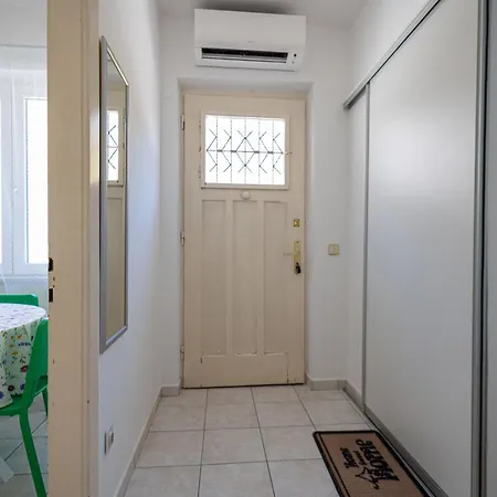 Koki's Nest Apartment Split